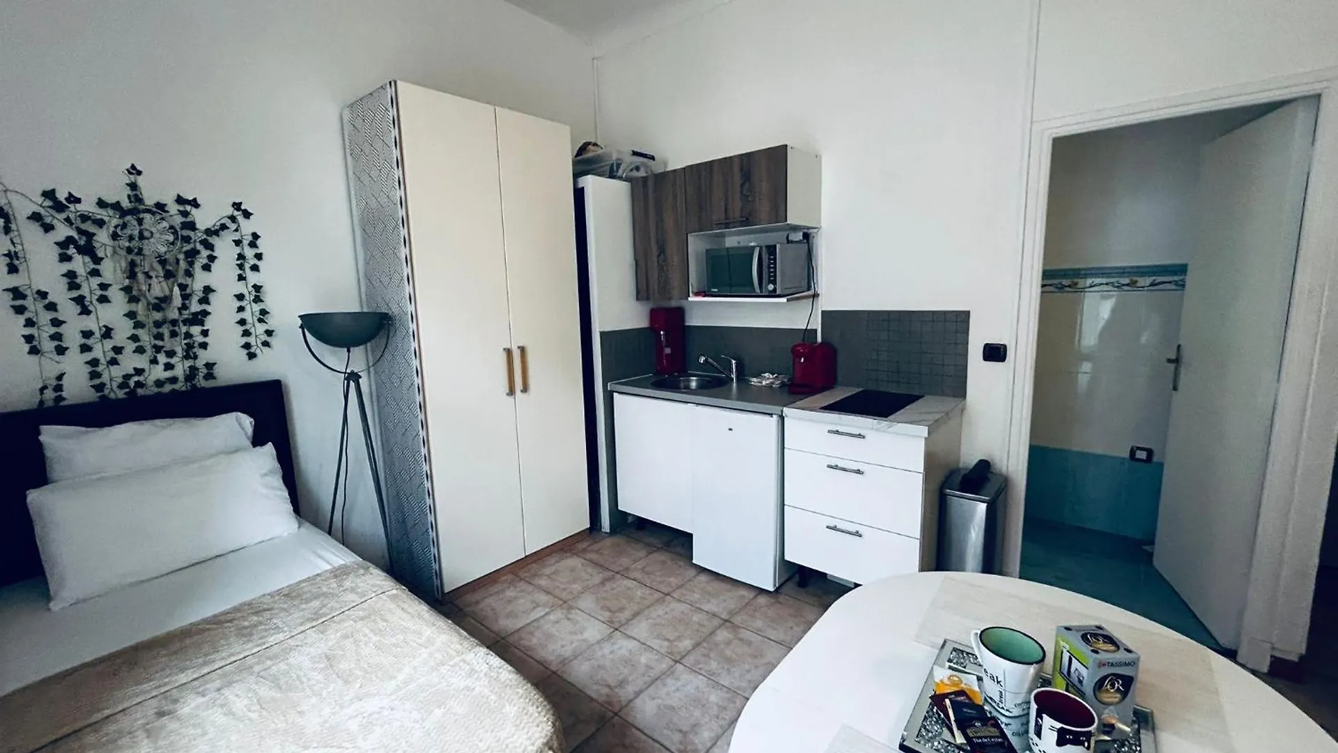 Lovely Studio Air Conditonned City Center Nice Apartment
